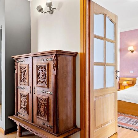 125 Sqm Family Friendly With Kids Room ブカレスト エクステリア 写真