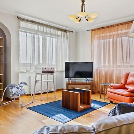 125 Sqm Family Friendly With Kids Room ブカレスト エクステリア 写真