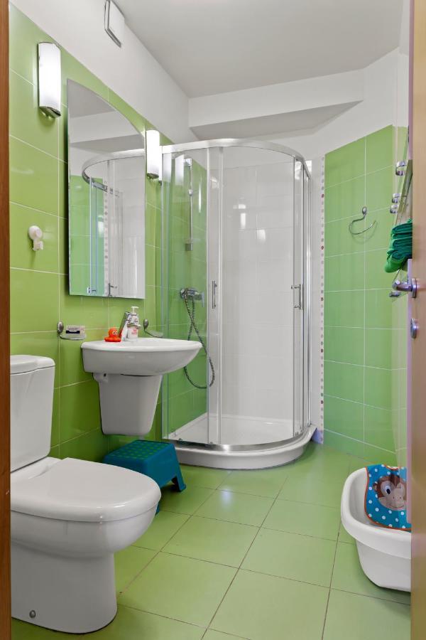 125 Sqm Family Friendly With Kids Room ブカレスト エクステリア 写真