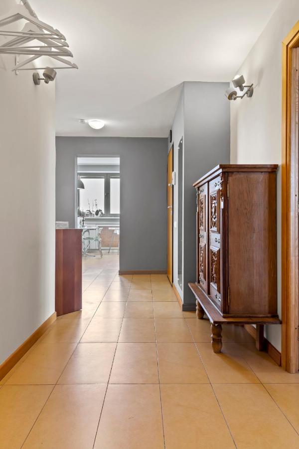 125 Sqm Family Friendly With Kids Room ブカレスト エクステリア 写真