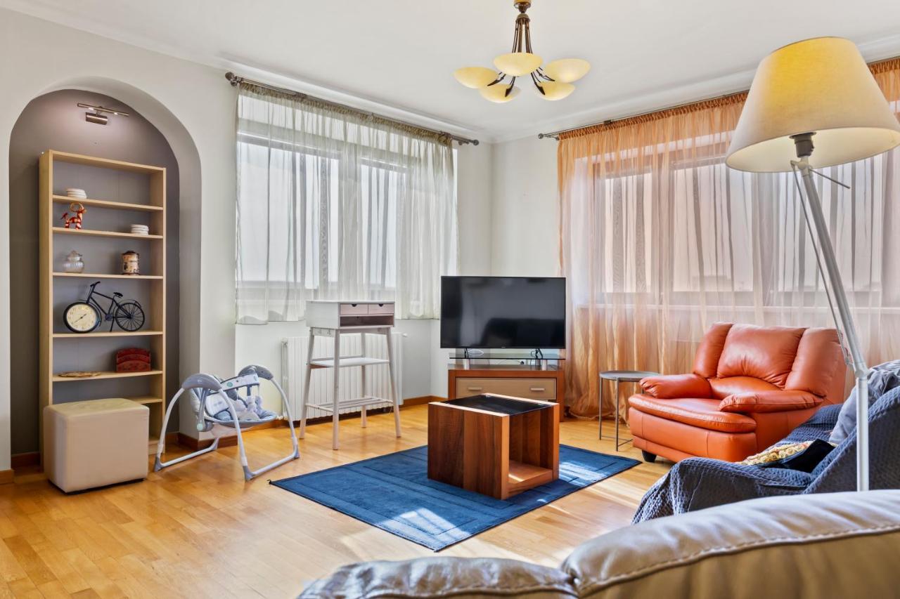 125 Sqm Family Friendly With Kids Room ブカレスト エクステリア 写真