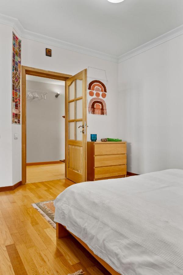 125 Sqm Family Friendly With Kids Room ブカレスト エクステリア 写真