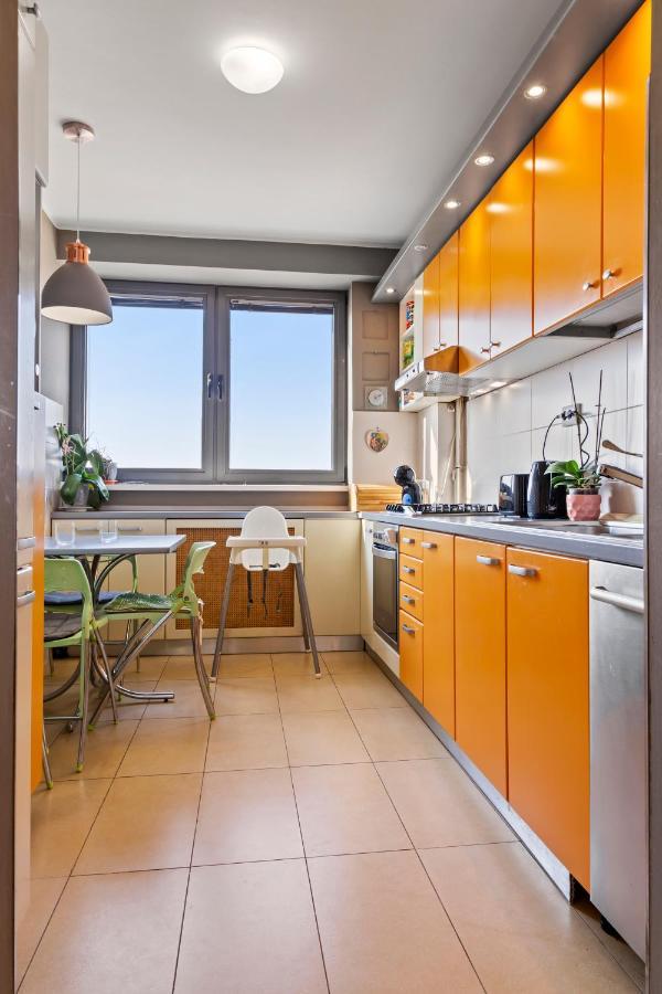 125 Sqm Family Friendly With Kids Room ブカレスト エクステリア 写真
