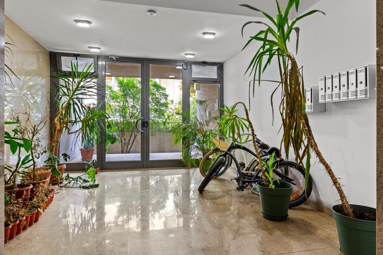 125 Sqm Family Friendly With Kids Room ブカレスト エクステリア 写真