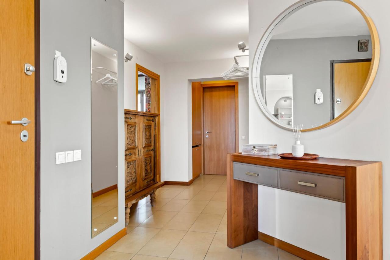 125 Sqm Family Friendly With Kids Room ブカレスト エクステリア 写真