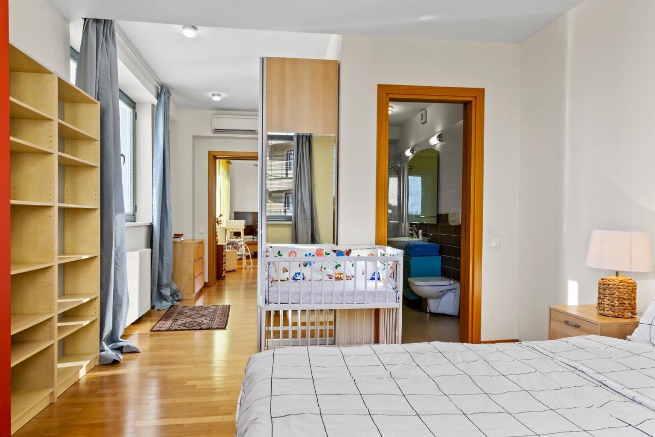 125 Sqm Family Friendly With Kids Room ブカレスト エクステリア 写真