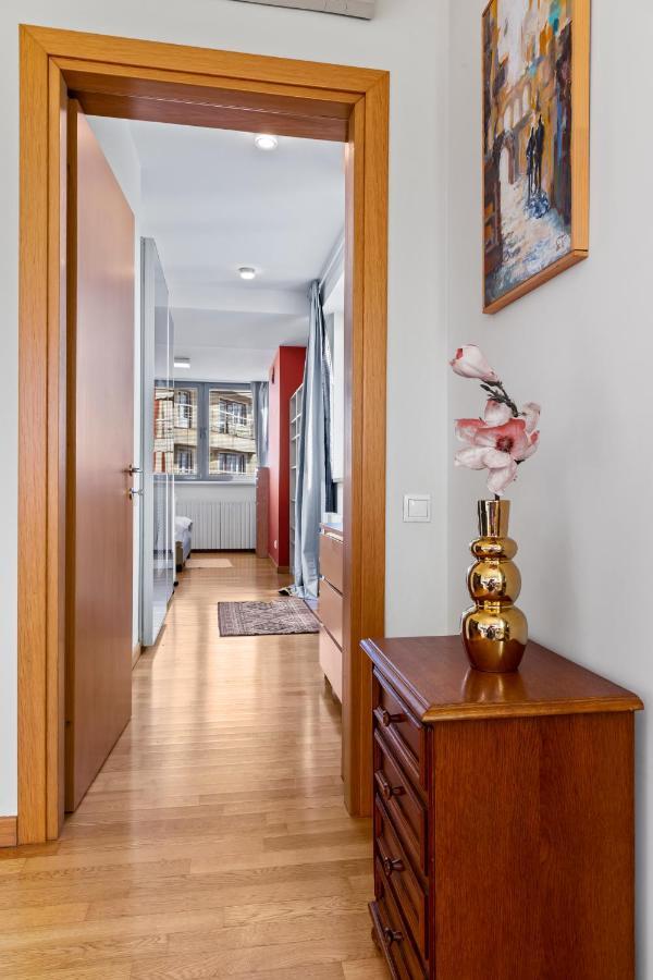 125 Sqm Family Friendly With Kids Room ブカレスト エクステリア 写真