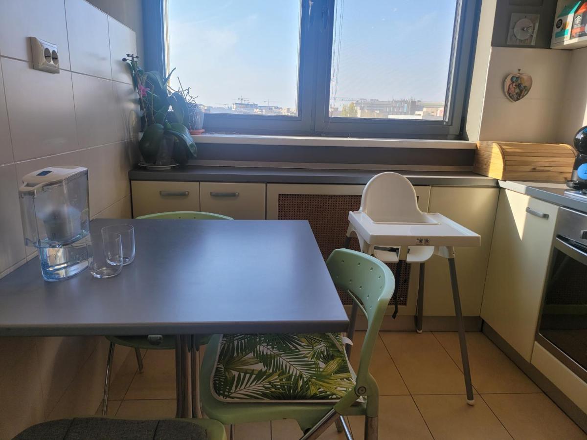 125 Sqm Family Friendly With Kids Room ブカレスト エクステリア 写真